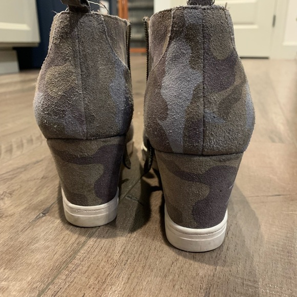 Cute on-the-go wedge - Picture 3 of 6